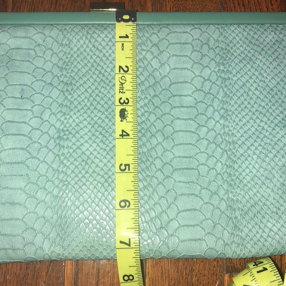 Faux snakeskin clutches! - Picture 3 of 8